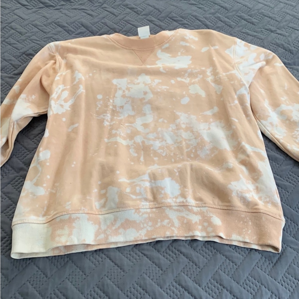 Bleach dyed crew neck